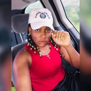 Meet your Posher, Kendra